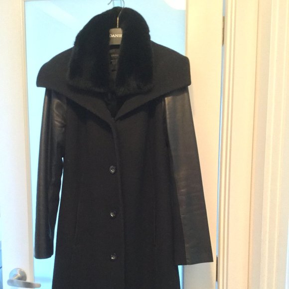 Ladies Danier Leather Winter Coat - Picture 1 of 1